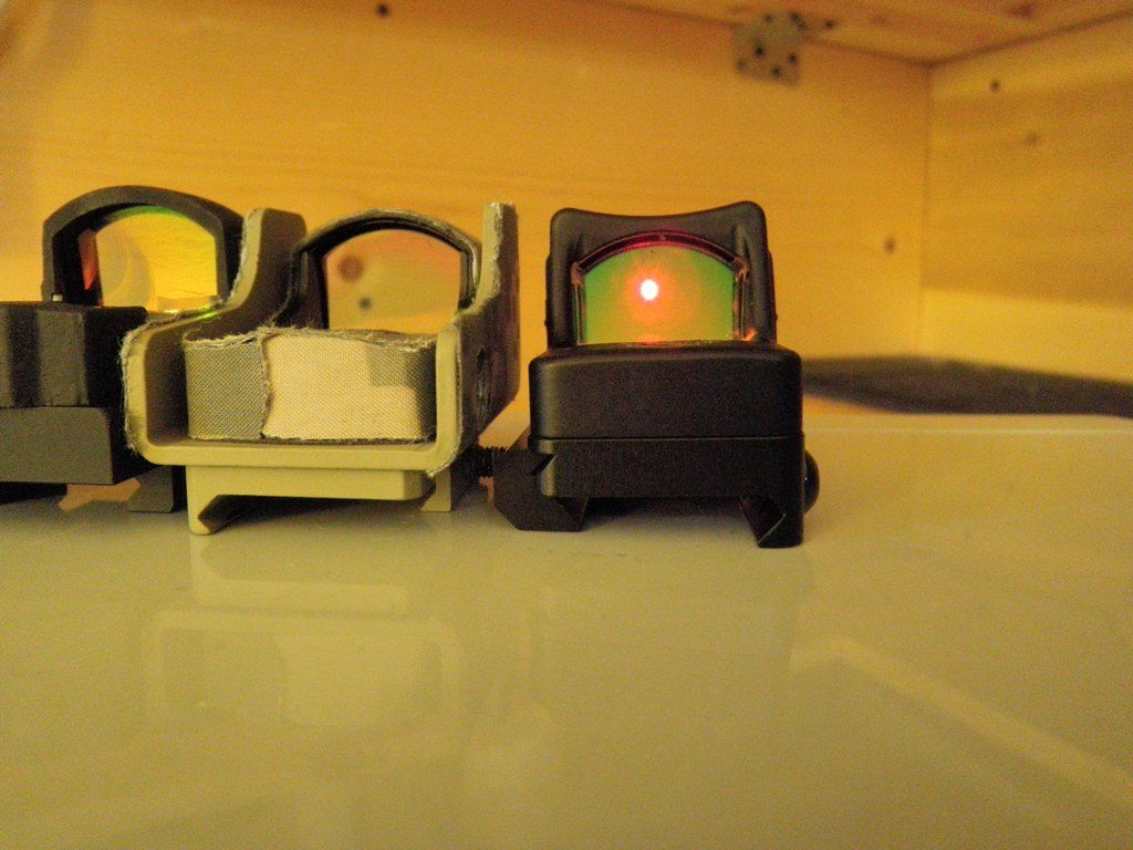 Redfield Accelerator Review and comparison Reflex Sight - Shooting