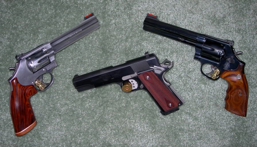 3handguns2.jpg