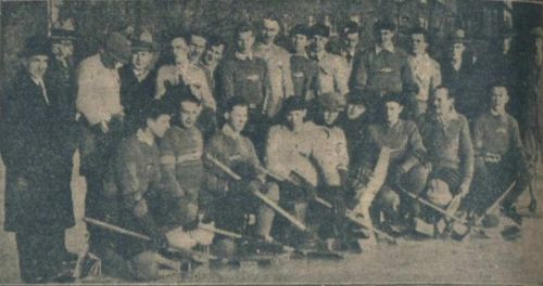 Общее фото сборных Литвы и Латвии перед товарищеской игрой 27 февраля 1932 года