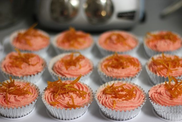 Orangecupcakes_zps4ad806d6.jpg