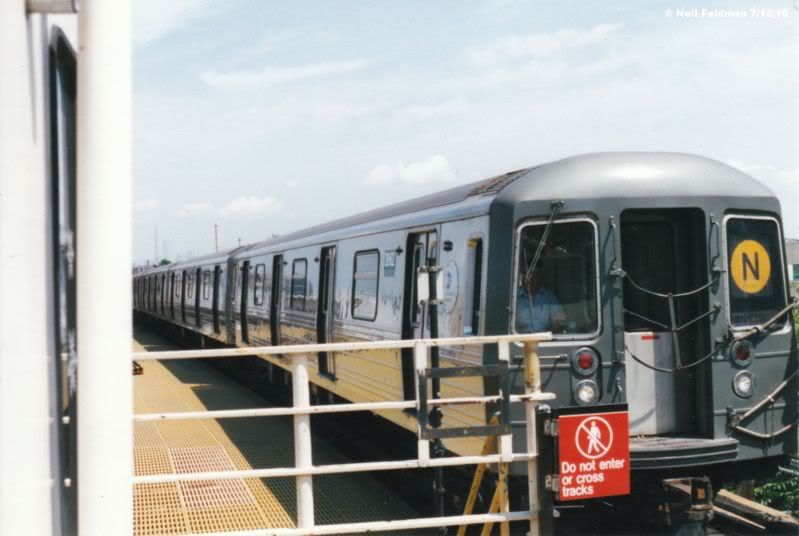 R68 2862 on the N at Coney Island