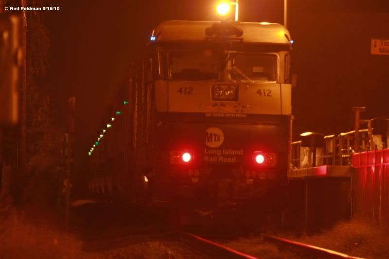 DE30AC_412_6_Cars_Train_6663_St_James.jpg