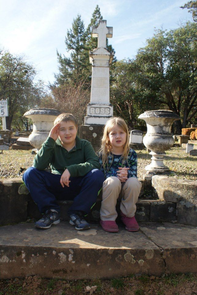 Jacksonville Cemetery. photo 551296_10200474315450827_1020247831_n.jpg