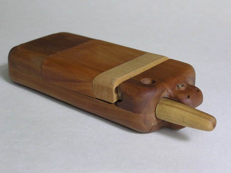 celular2 Coisas incríveis feitas de madeira