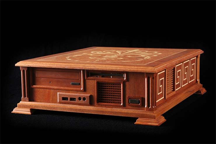 console Coisas incríveis feitas de madeira