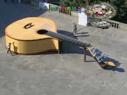 giant acoustic guitar Mundo gigante   Um apanhado de coisas gigantes da web