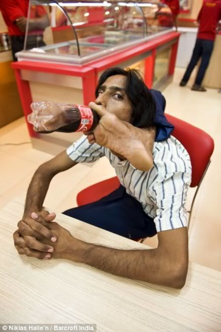 indias flexible man O homem mais flexível da Ìndia