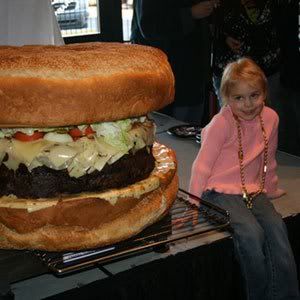 largest burger lg 2 Mundo gigante   Um apanhado de coisas gigantes da web