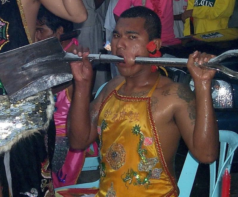 shovel Festival anual de bizarrices acontece na Tailândia 