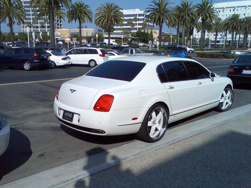 BentleyFlyingSpur8.jpg