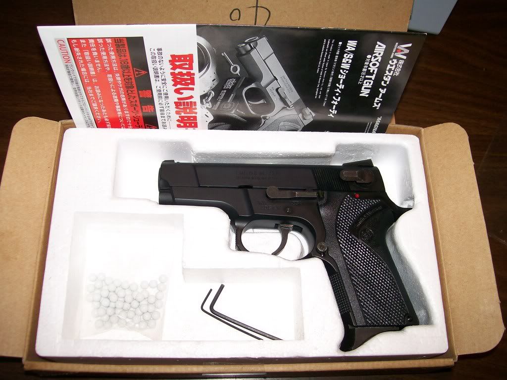 http://i52.photobucket.com/albums/g7/ChrisNorthInGer/Shorty%20Forty%20Review/InBox.jpg