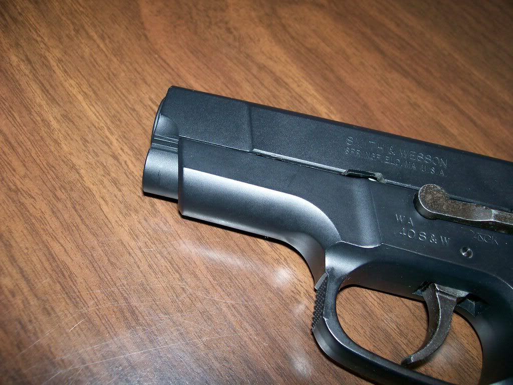 http://i52.photobucket.com/albums/g7/ChrisNorthInGer/Shorty%20Forty%20Review/Muzzle.jpg